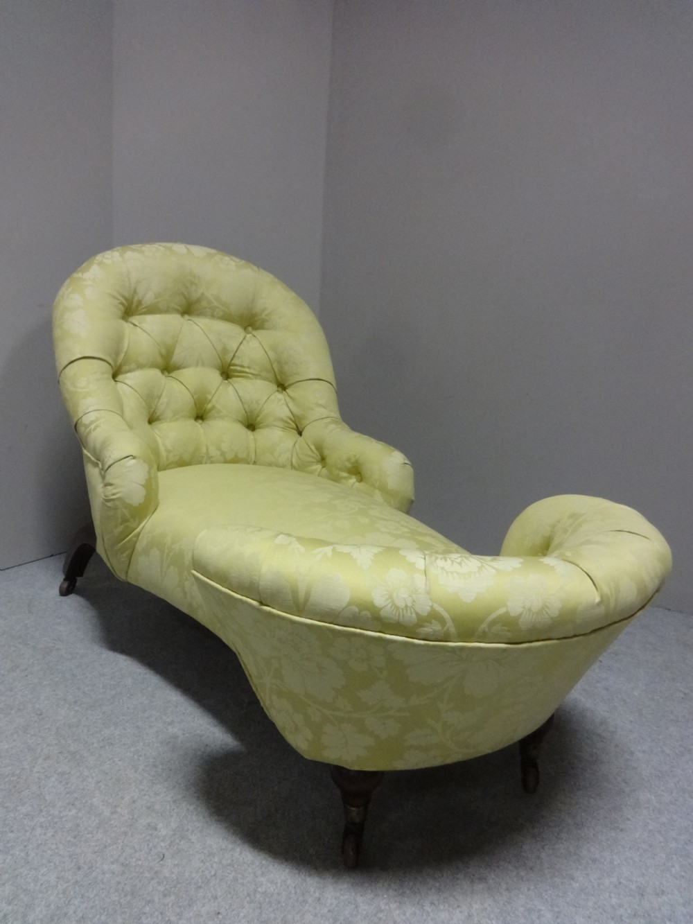 Fine Victorian Chaise Lounge View V