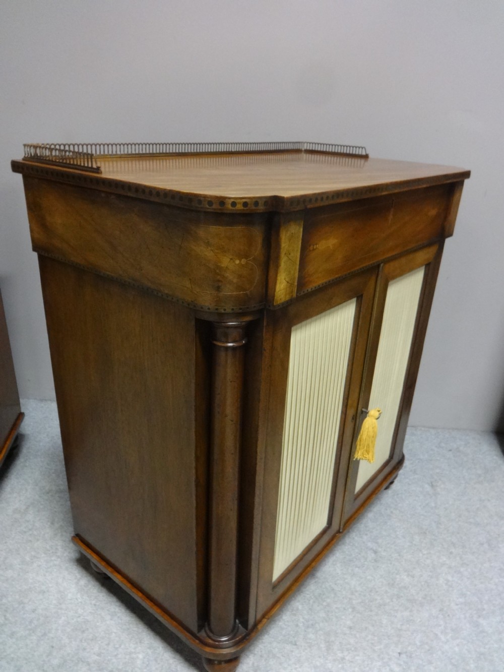 Top Quality Pair of Inlaid Dwarf Sidecabinets View XV