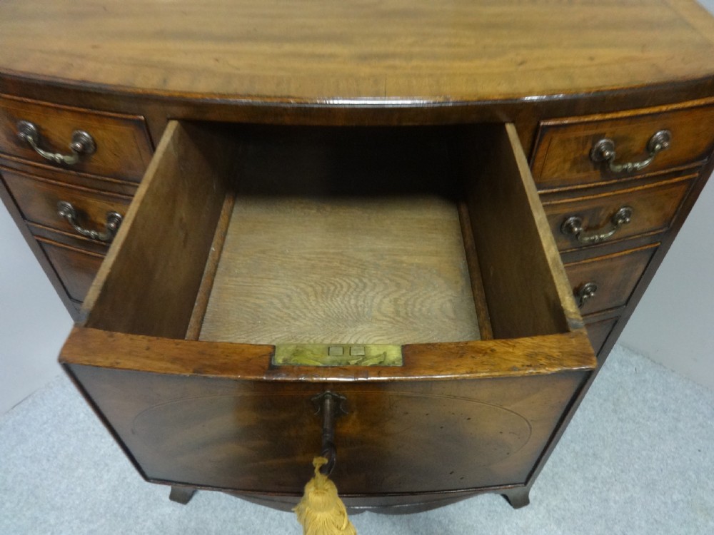 Excellent Georgian Inlaid and Bowed Chest of Drawers View VI