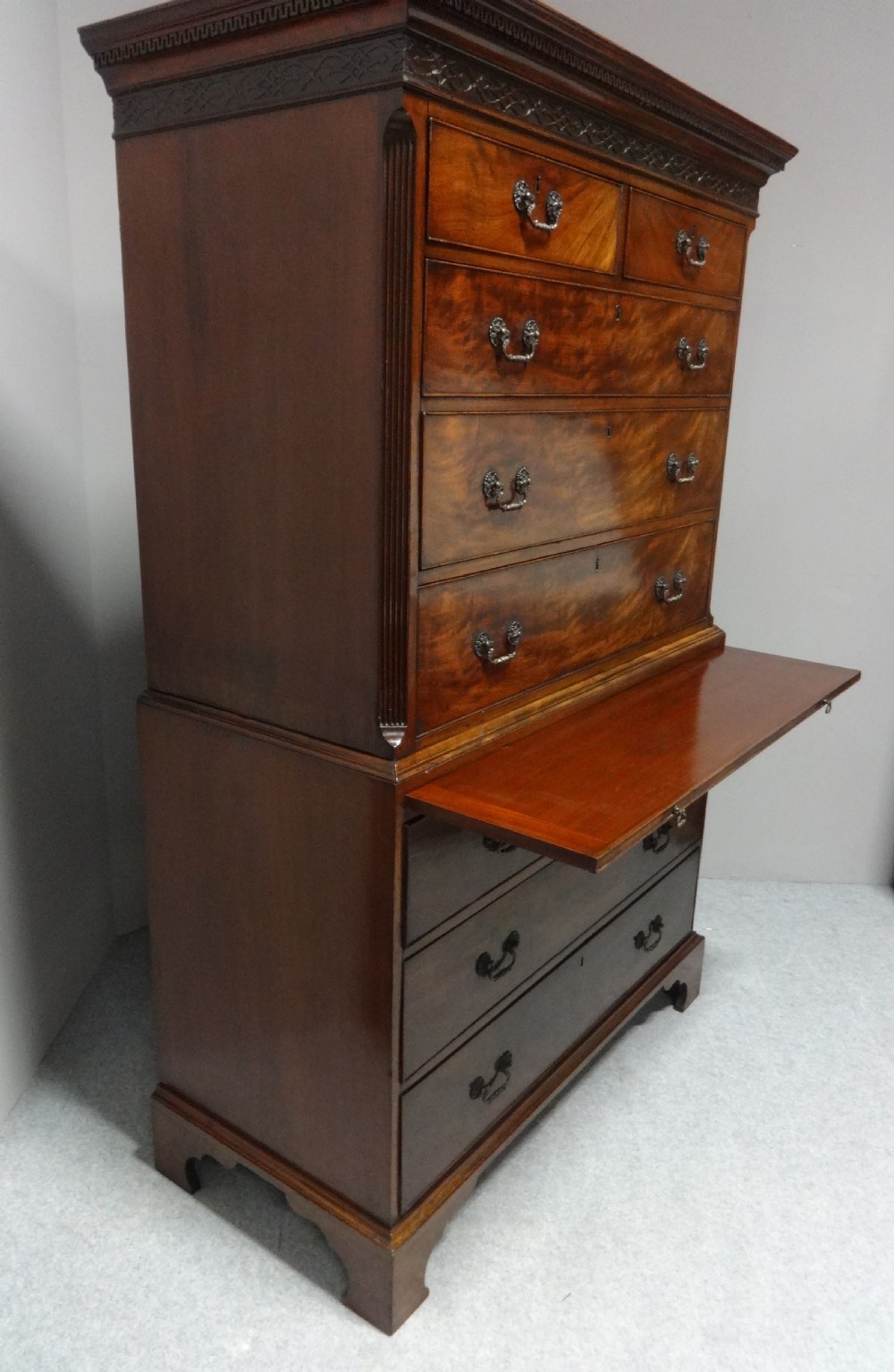 Excellent Quality Georgian Mahogany Chest on Chest of Drawers View VI