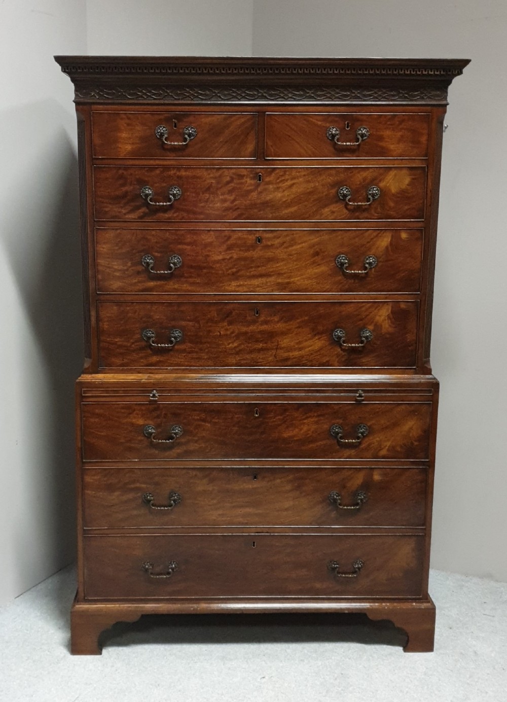 Excellent Quality Georgian Mahogany Chest on Chest of Drawers