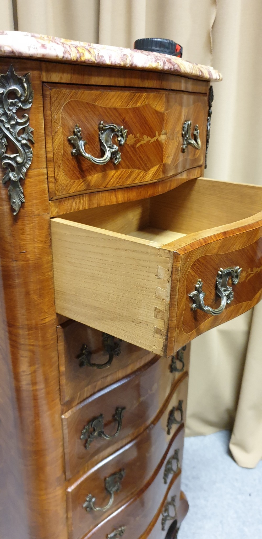 French Serpentine Semanier Chest of Drawers View VII
