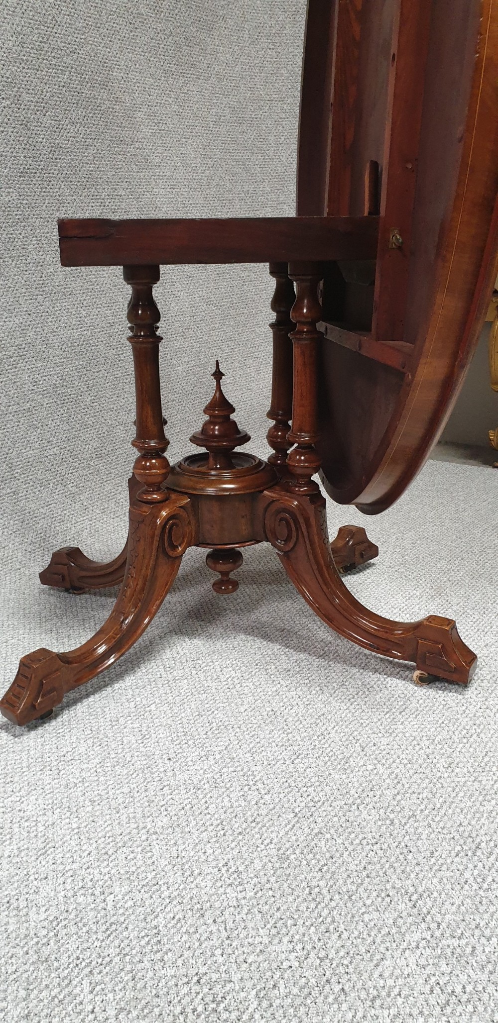 Victorian Burr Walnut Dining Table  View IV