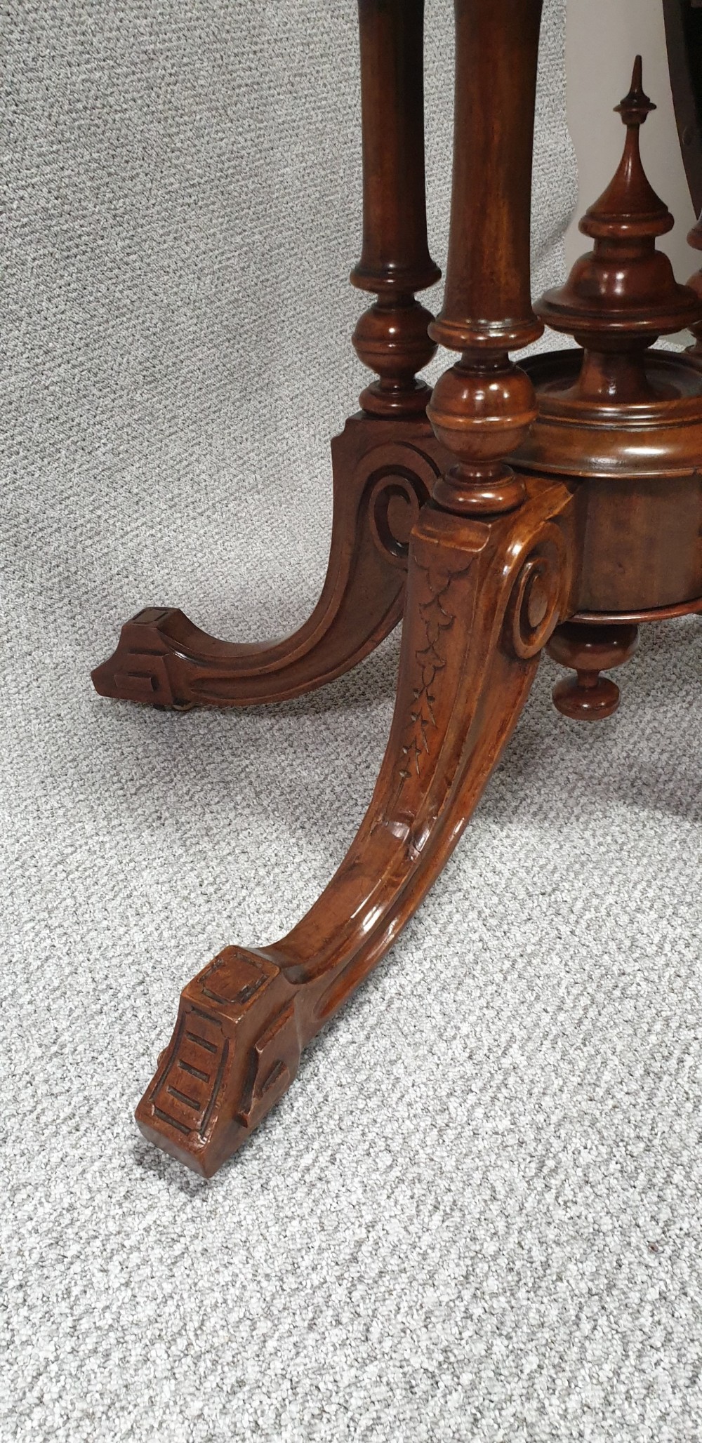 Victorian Burr Walnut Dining Table  View V