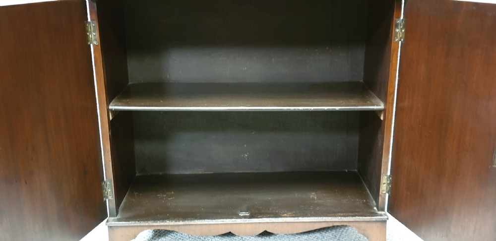Pretty Mahogany Waterfall Bookcase  View V