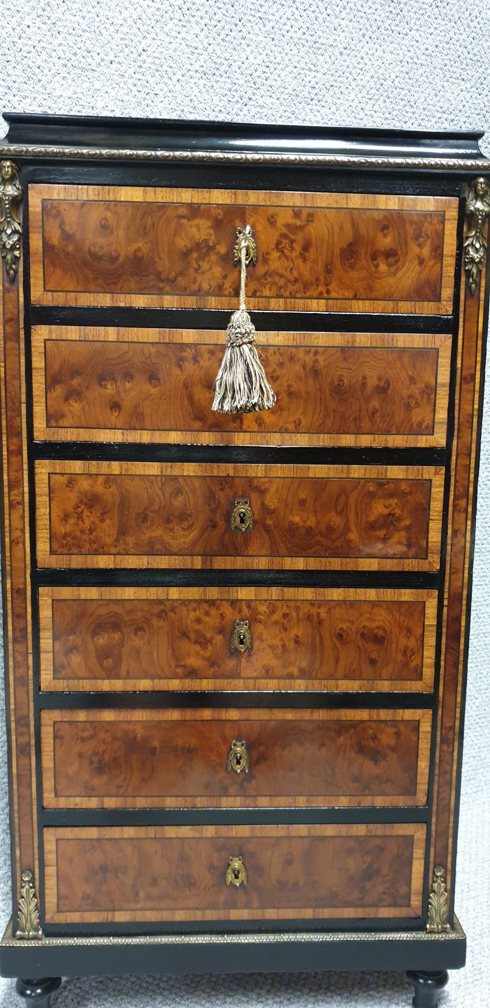 Small French Semanier Chest of Drawers View III