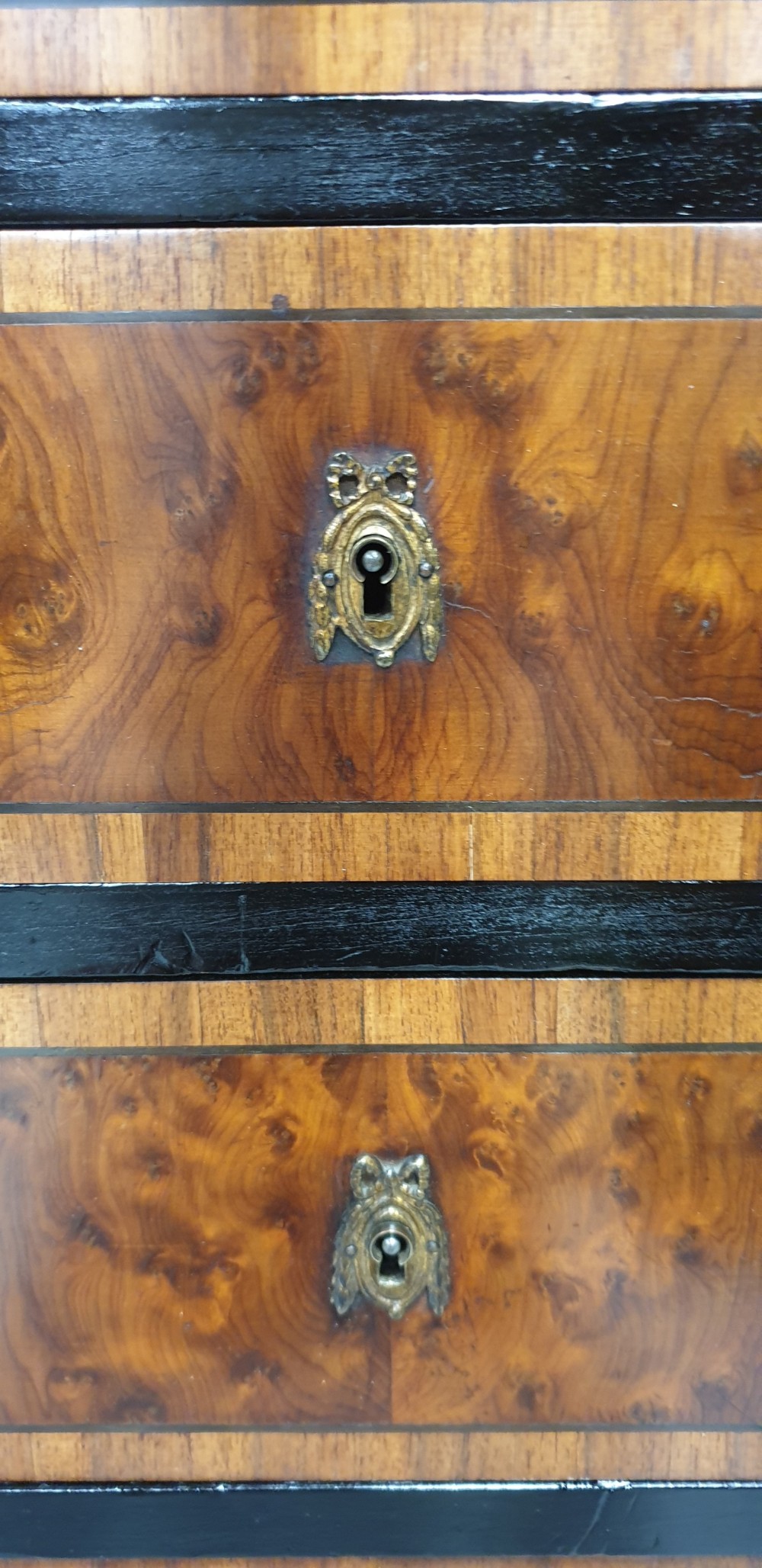 Small French Semanier Chest of Drawers View IV