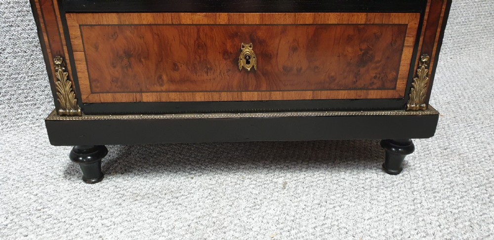Small French Semanier Chest of Drawers View V