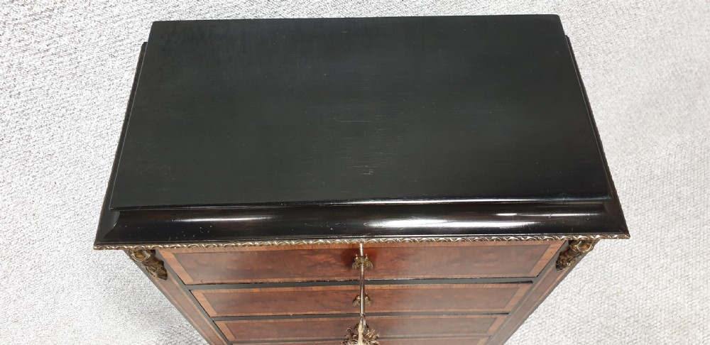 Small French Semanier Chest of Drawers View VII