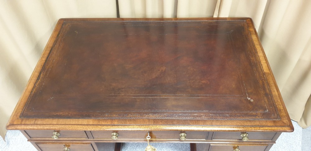 Top Quality  Mahogany Pedestal  Desk View IX
