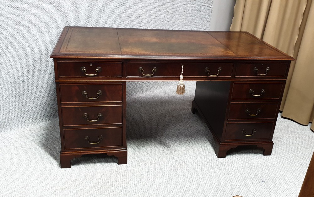 Georgian Mahogany Pedestal Desk View VII