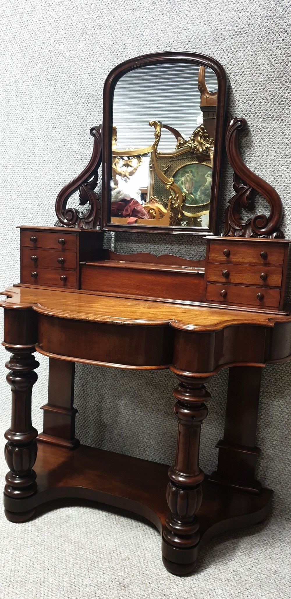 Pretty Victorian Mahogany Dressing Table