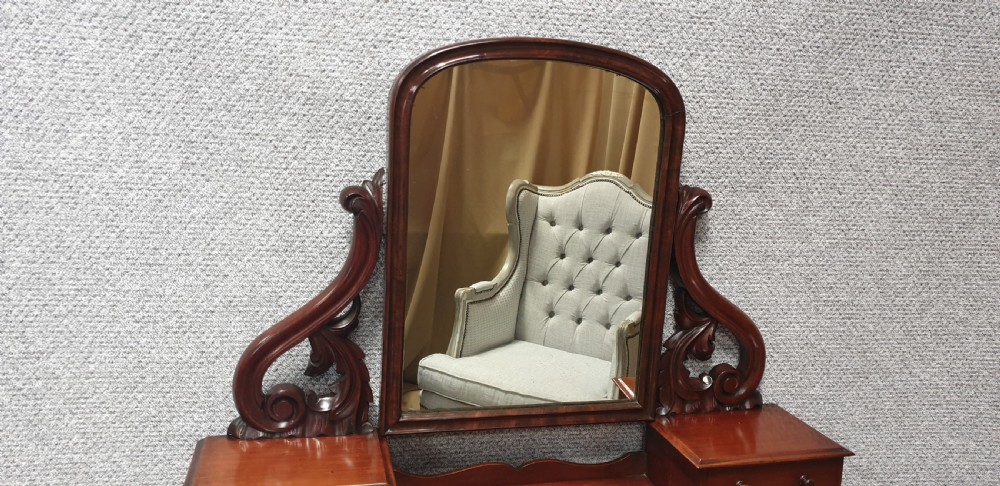 Pretty Victorian Mahogany Dressing Table View IV