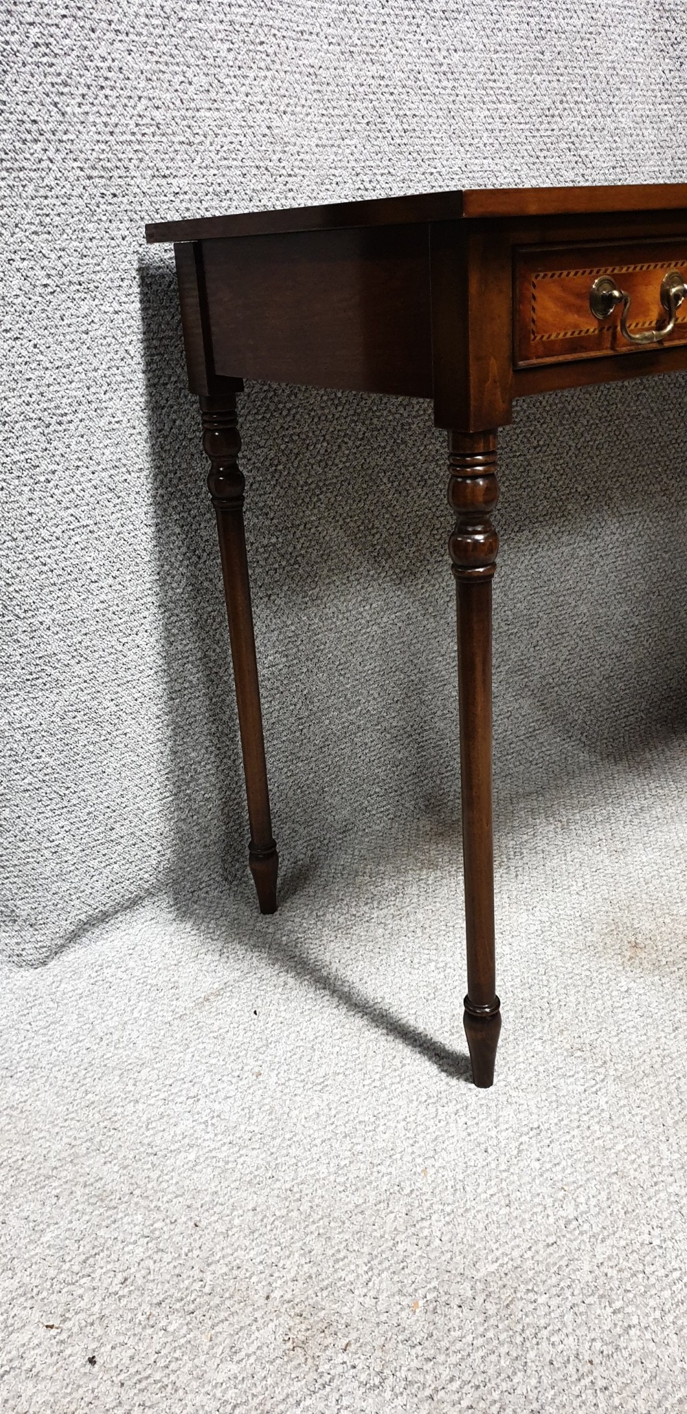 Excellent quality Mahogany Sideboard Server View VI
