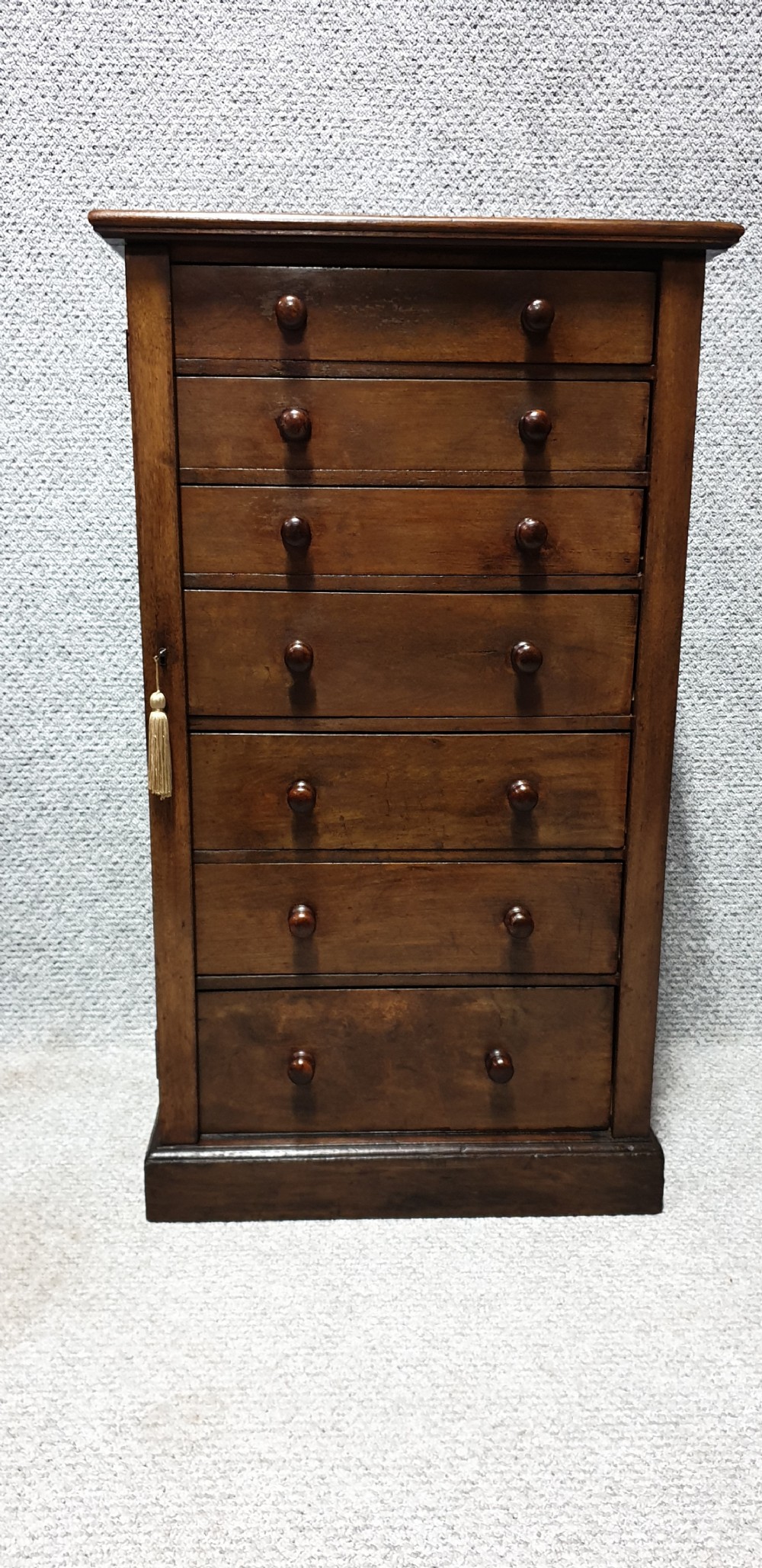 Mahogany Wellington Chest of Drawers