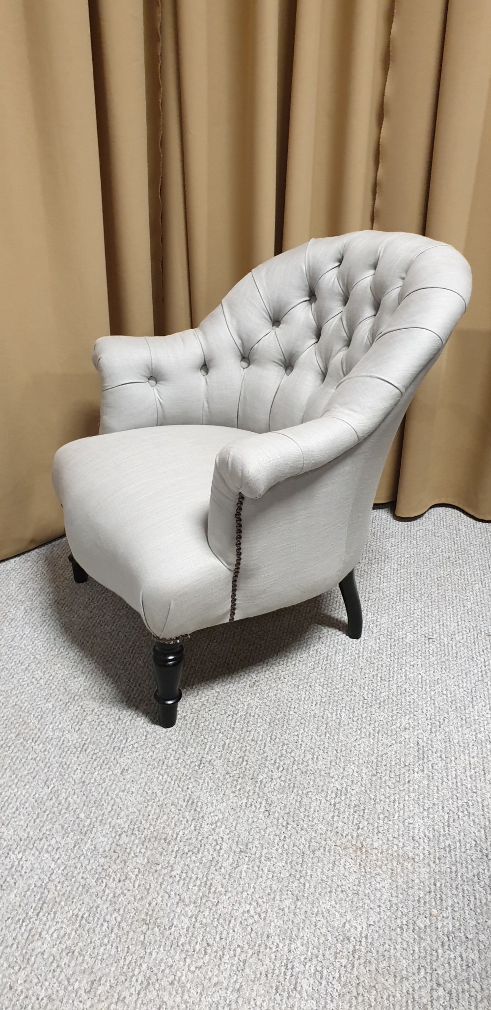 French Deep Buttoned Chair View V