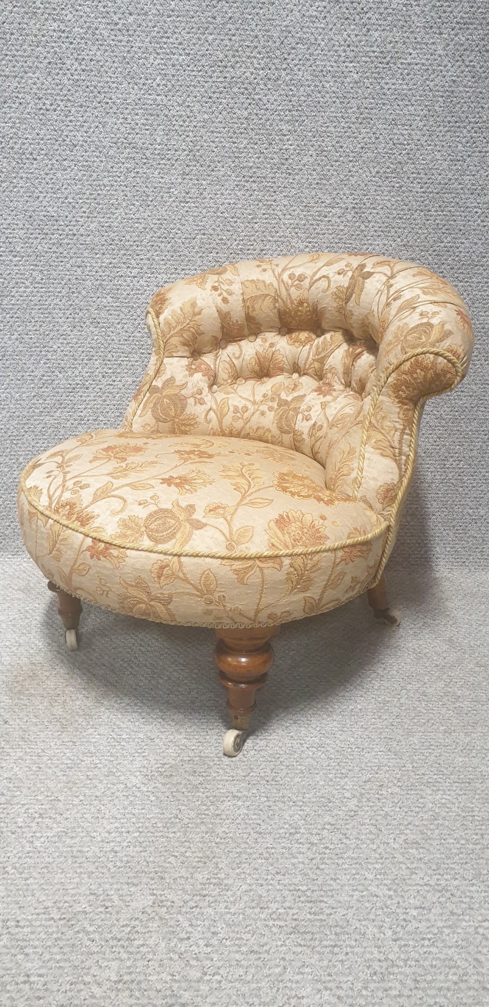 Pretty Victorian Walnut Tub Chair