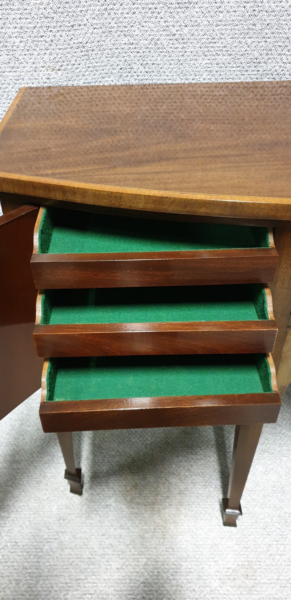 Very Good Georgian Mahogany Sideboard View VII