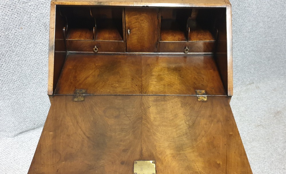 Superb Queen Anne Burr Walnut Bureau View VI