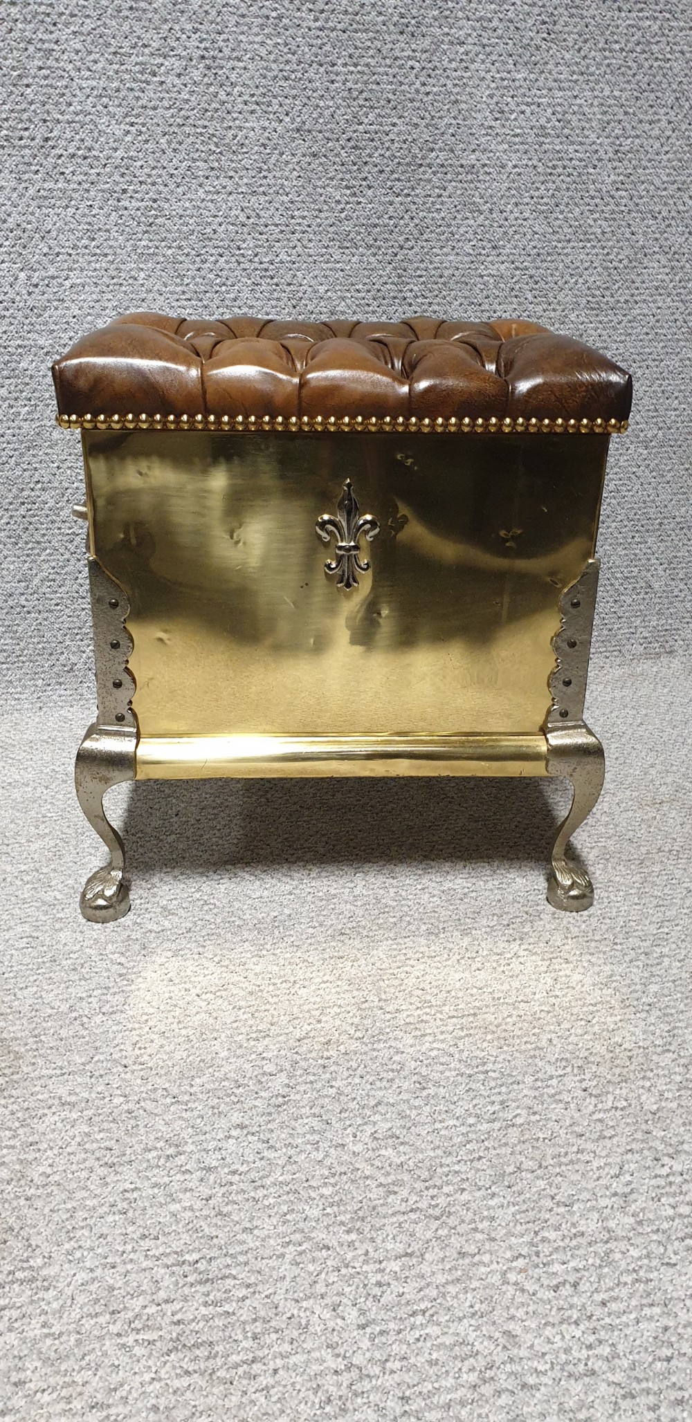 Brass Log Box View V