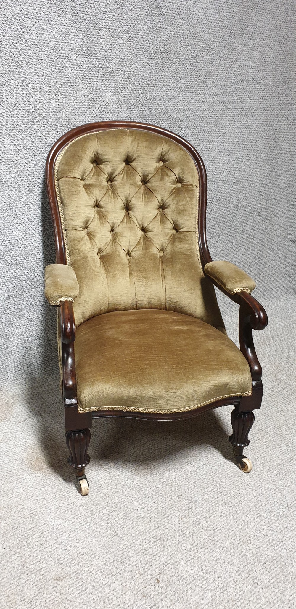 Good Victorian Mahogany Gentlemans Armchair 