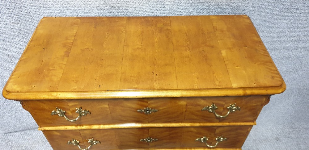 Biedermeier Satin Birch Chest of Drawers View VII