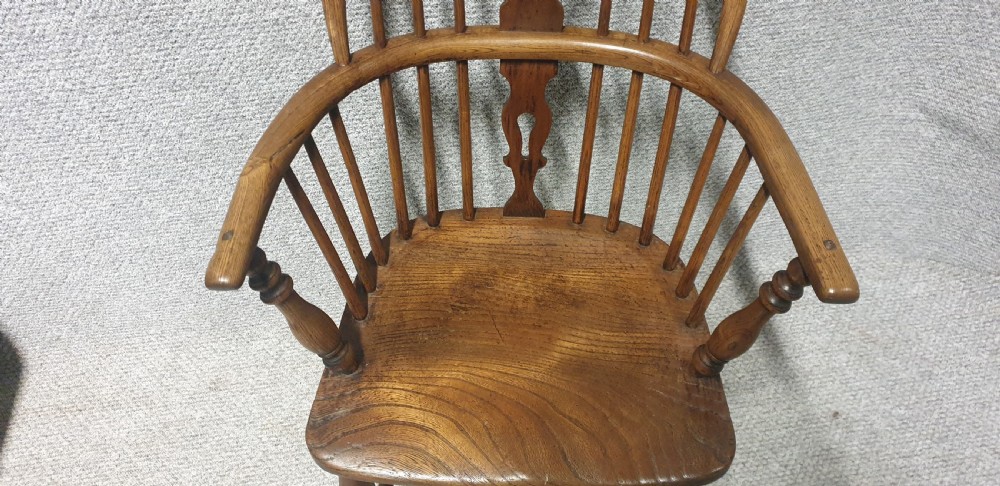 Excellent Ash and Elm Windsor Chair View III