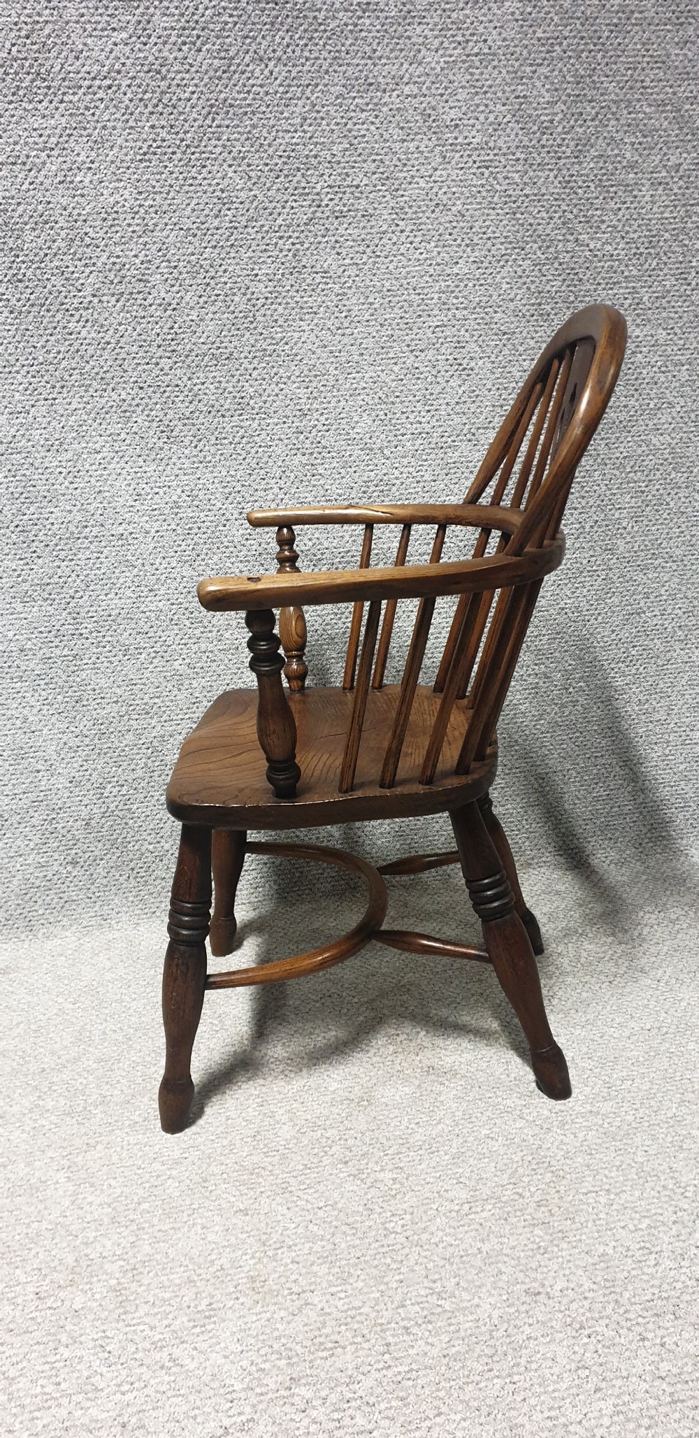 Excellent Ash and Elm Windsor Chair View IV