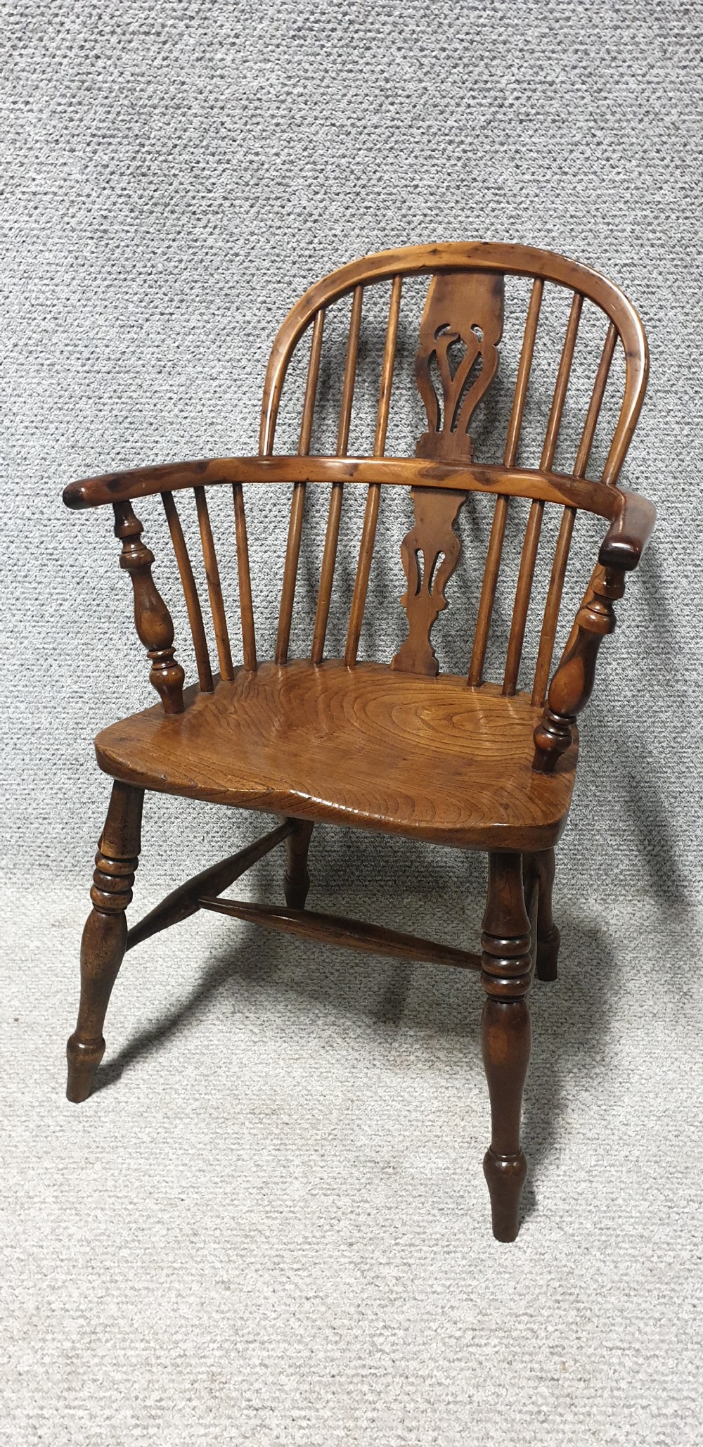 Superb Yew Windsor Chair 