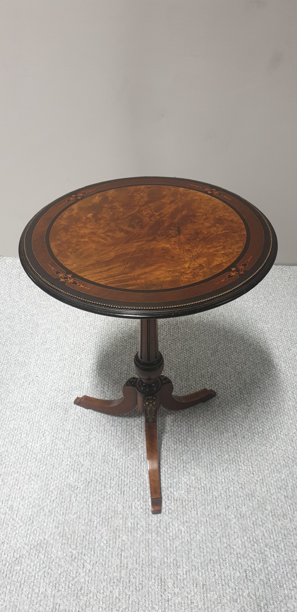 Superb Amboyna Pedesta Table