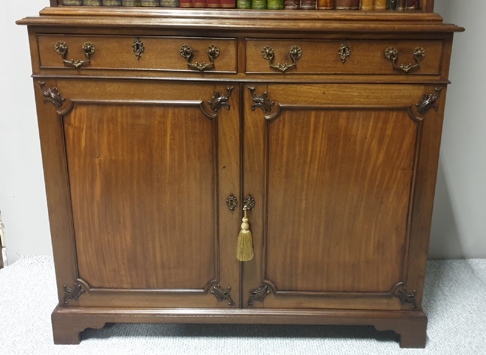 Superb Georgian Mahogany Open Bookcase View V