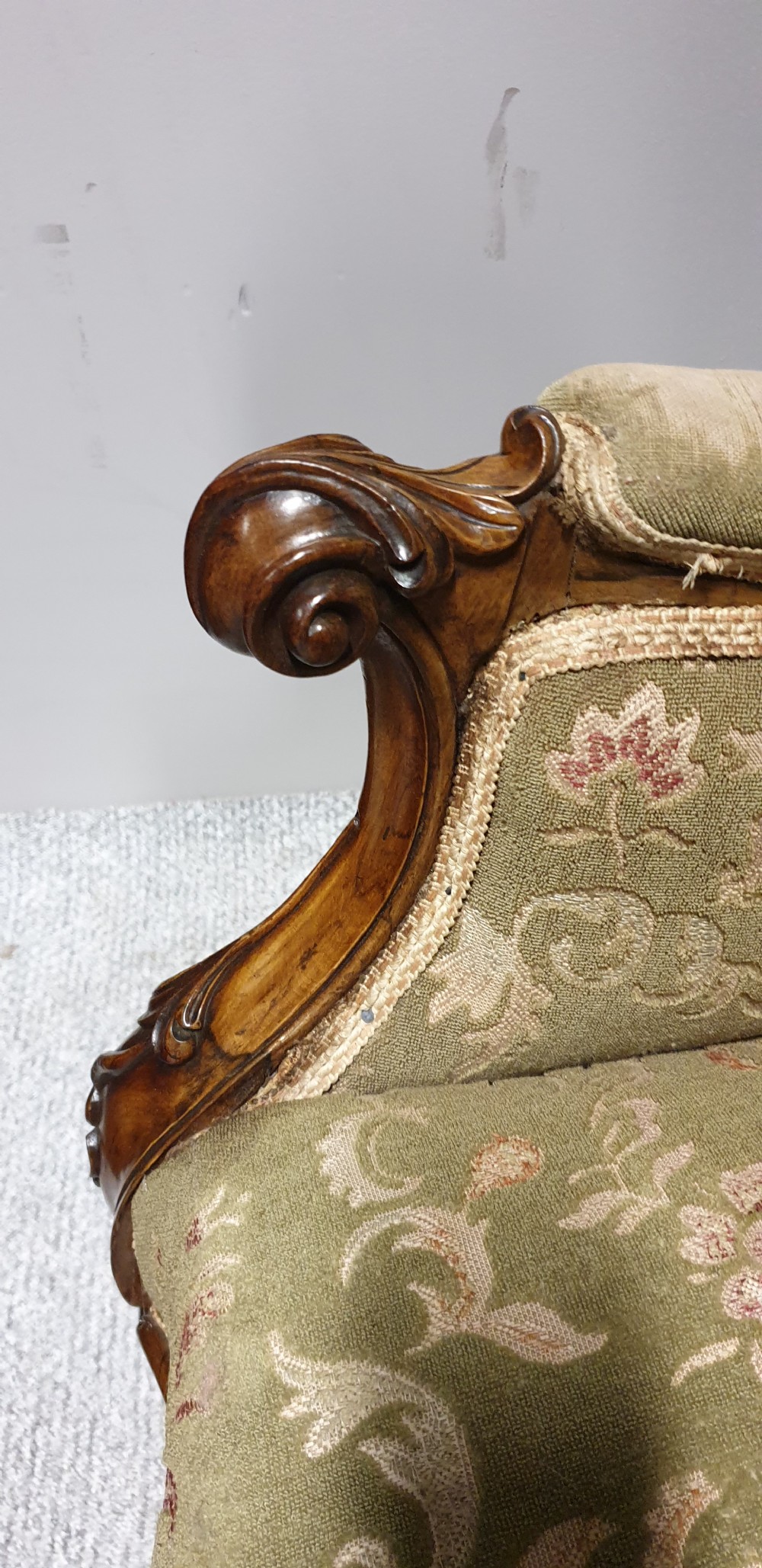 Outstanding Victorian Rosewood Library Chair  View VII