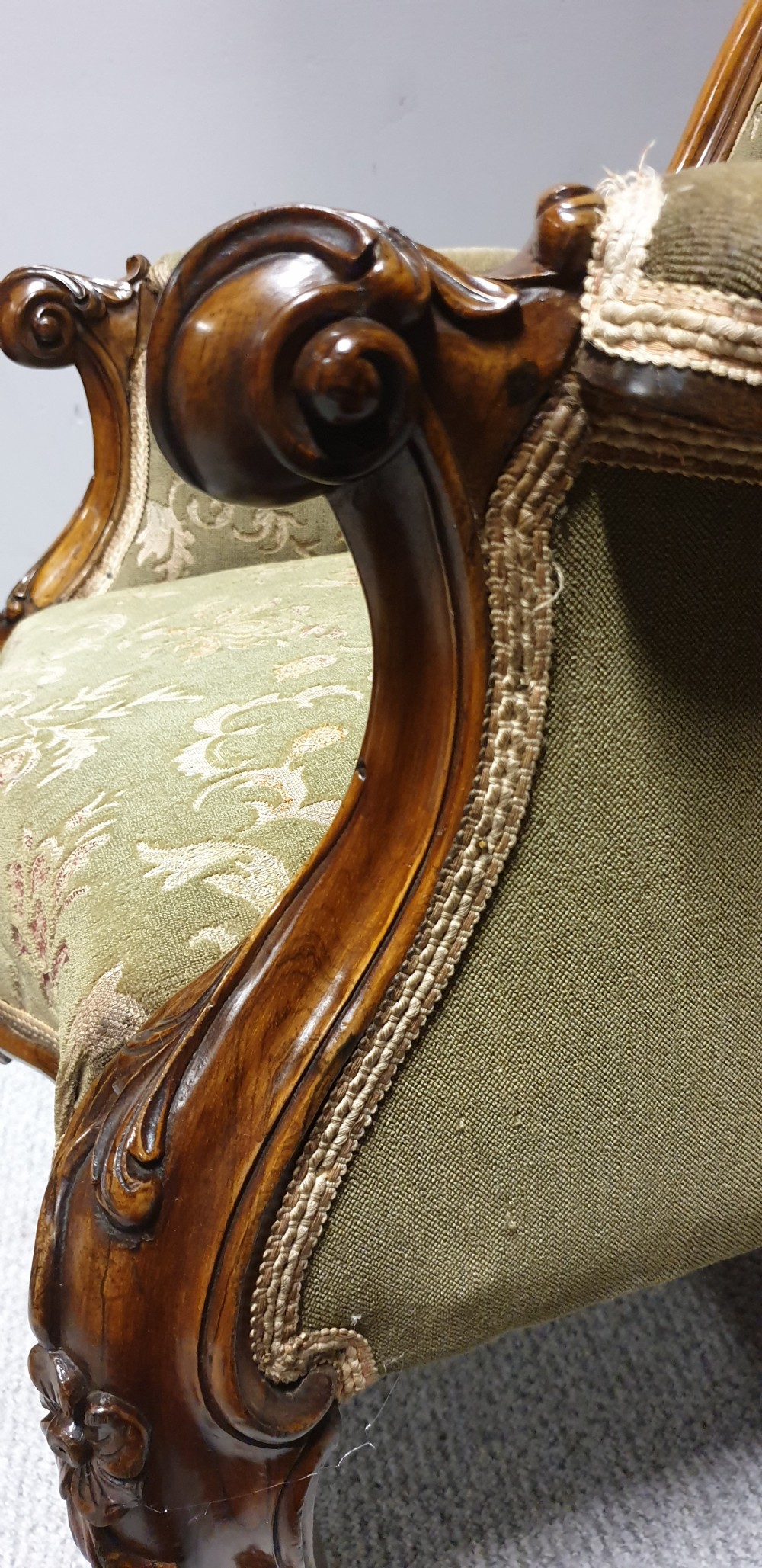 Outstanding Victorian Rosewood Library Chair  View IX