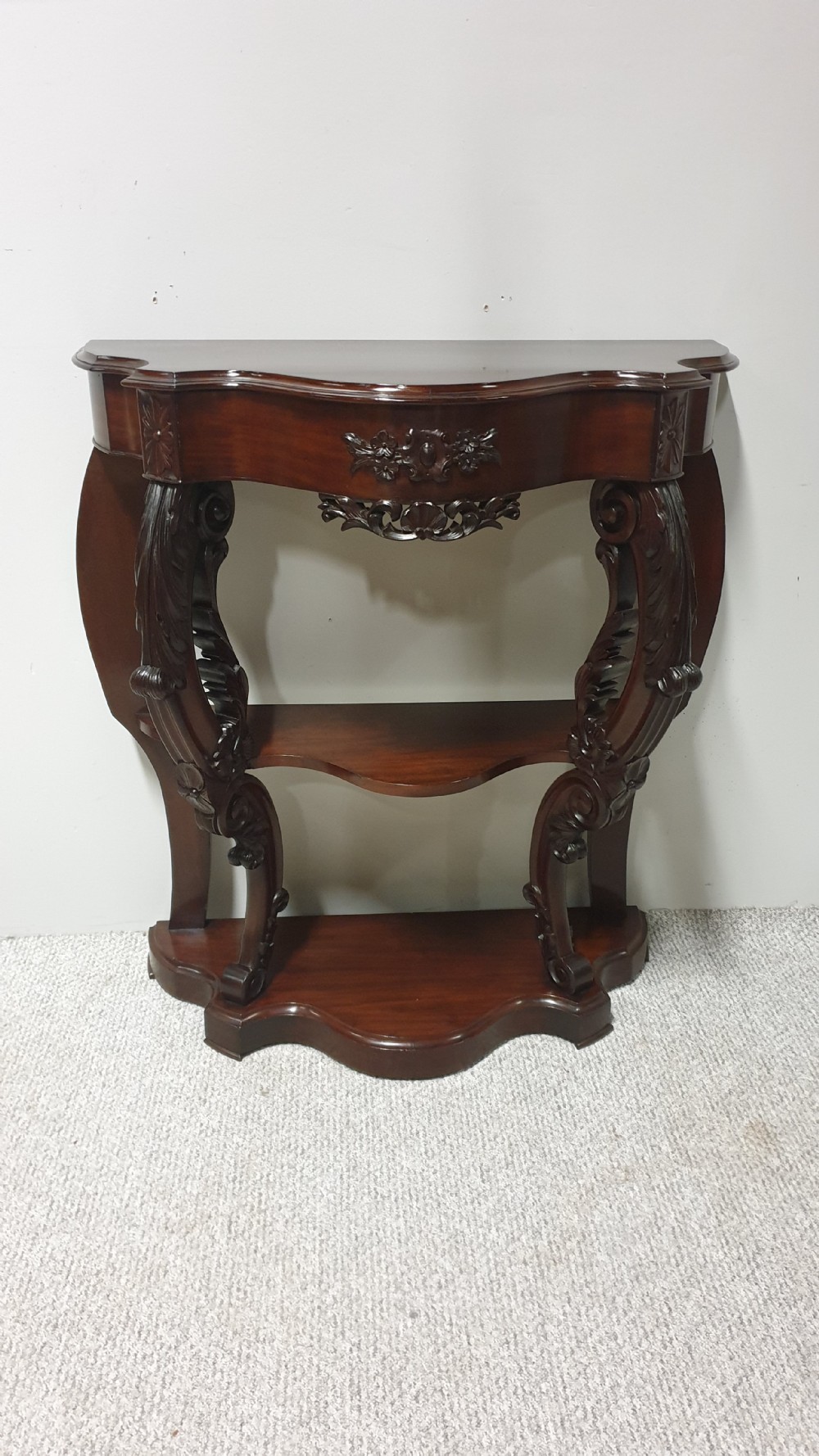 Very Pretty Mahogany Console Table 