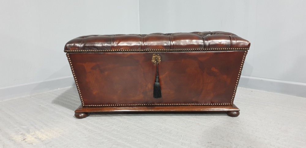 Fabulous Regency Ottoman View II