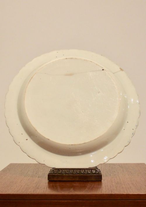 18TH C ENGLISH DELFT CHARGER - ADDITIONAL PHOTO 2