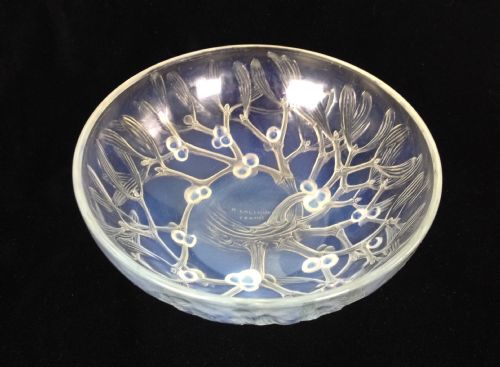R. Lalique Opalescent Gui Mistletoe Bowl Coupe No.1 C.1921