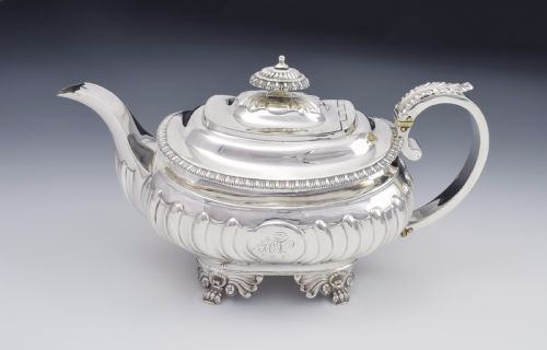fig 1. George III Silver Teapot Solomon Royes & John East Dix Georgian