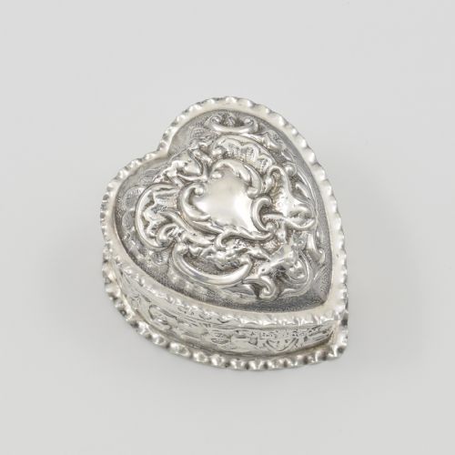 Victorian Small Silver Embossed Heart Shape Trinket / Jewellery Box William Comyns