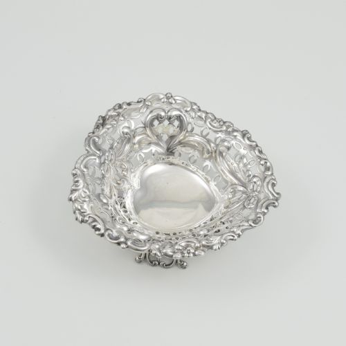 VICTORIAN HEART SHAPED PIERCED PEDESTAL BONBON TRINKET DISH WILLIAM COMYNS