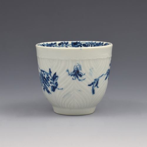 FIRST PERIOD WORCESTER PORCELAIN FEATHER MOULD FLORAL COFFEE CUP C1760 - ADDITIONAL PHOTO 1