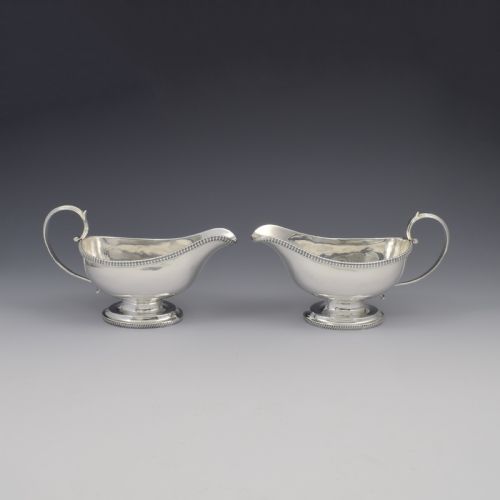 STUNNING PAIR OF GEORGIAN SILVER PEDESTAL SAUCE BOATS SAUCEBOATS - ADDITIONAL PHOTO 1