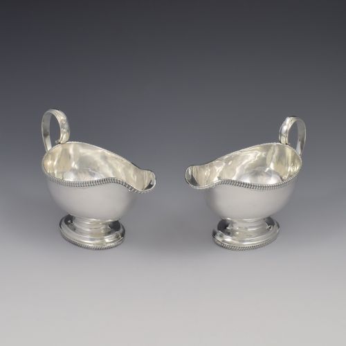 STUNNING PAIR OF GEORGIAN SILVER PEDESTAL SAUCE BOATS SAUCEBOATS - ADDITIONAL PHOTO 3
