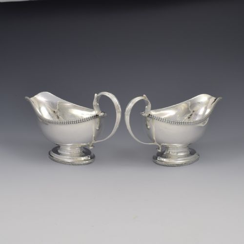 STUNNING PAIR OF GEORGIAN SILVER PEDESTAL SAUCE BOATS SAUCEBOATS - ADDITIONAL PHOTO 5
