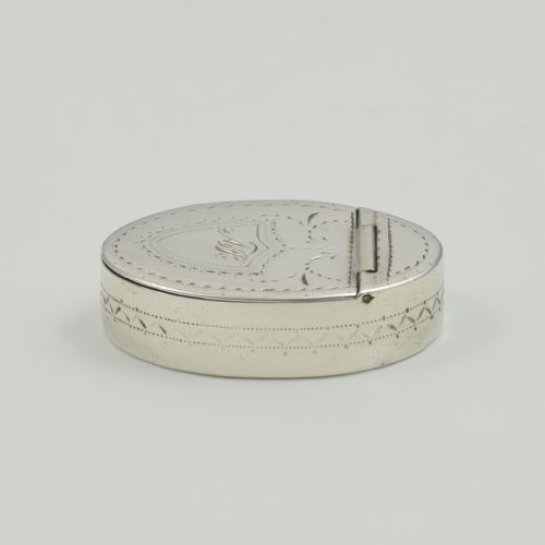 RARE GEORGIAN MINIATURE BRIGHT CUT ENGRAVED SILVER PILL SNUFF BOX SAMUEL PEMBERTON 1791 - ADDITIONAL PHOTO 3