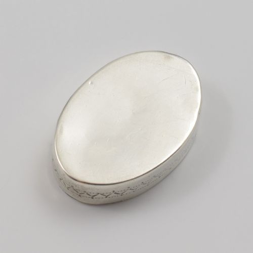 RARE GEORGIAN MINIATURE BRIGHT CUT ENGRAVED SILVER PILL SNUFF BOX SAMUEL PEMBERTON 1791 - ADDITIONAL PHOTO 9