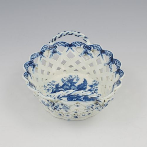 PRETTY FIRST PERIOD WORCESTER PORCELAIN SMALL CHESTNUT BASKET PINE CONE PATT C1770 - ADDITIONAL PHOTO 4