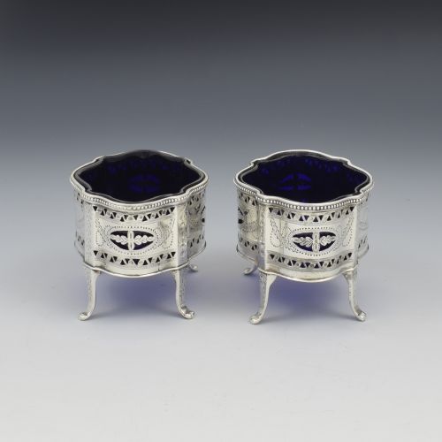 STUNNING PAIR OF VICTORIAN PIERCED SILVER SERPENTINE TABLE SALTS - ADDITIONAL PHOTO 7