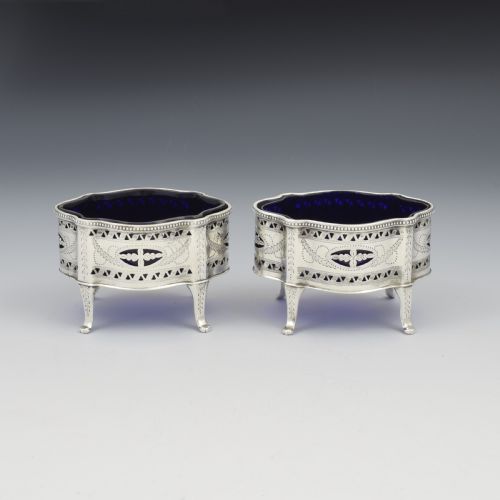 STUNNING PAIR OF VICTORIAN PIERCED SILVER SERPENTINE TABLE SALTS - ADDITIONAL PHOTO 8