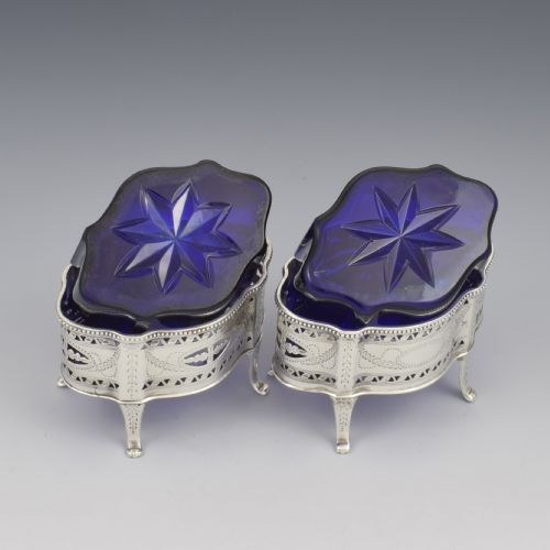 STUNNING PAIR OF VICTORIAN PIERCED SILVER SERPENTINE TABLE SALTS - ADDITIONAL PHOTO 17